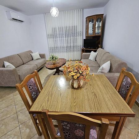 Diana'S Apartment Берат Екстериор снимка